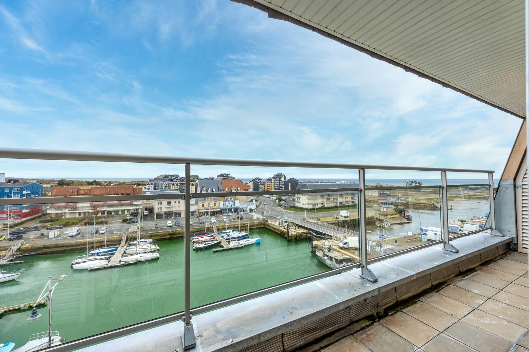 Un Balcon Sur Le Port - Place De Parking *